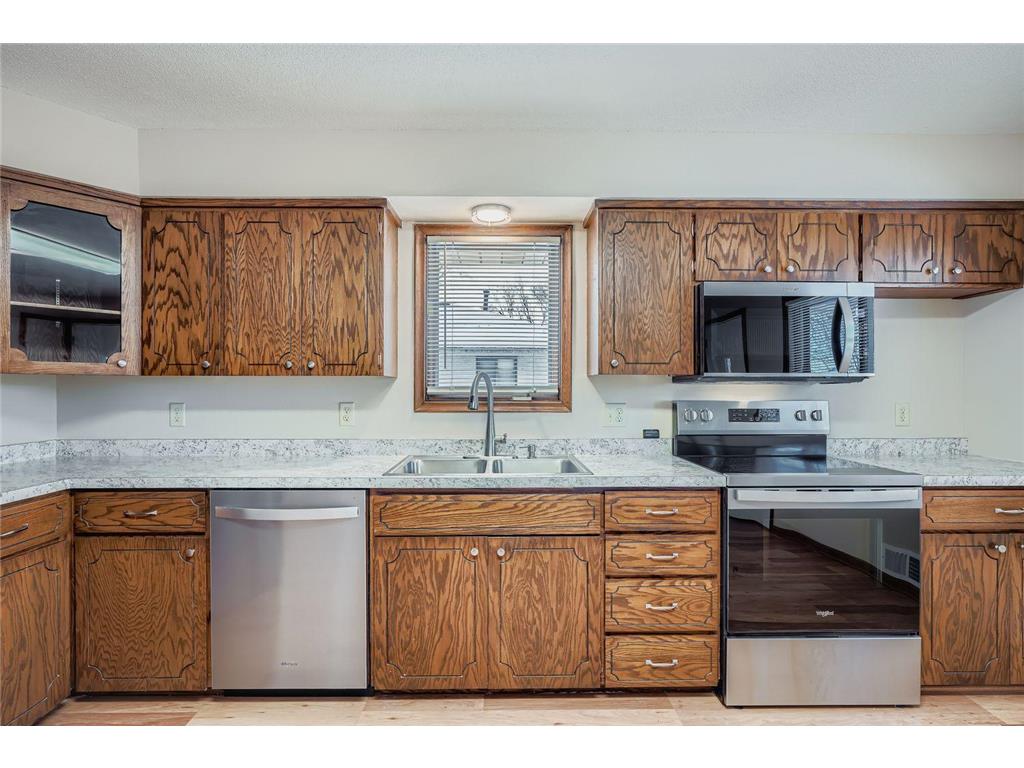 4035 Louisiana Avenue N New Hope MN 55427 7004055 image4