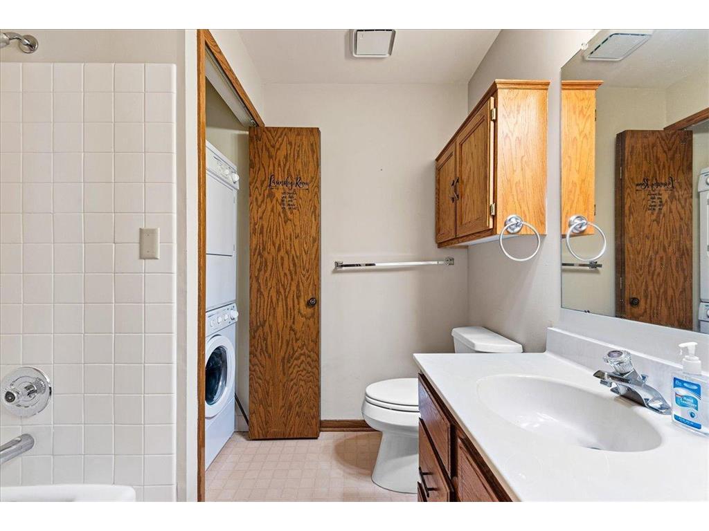 4035 Victoria Street N #110 Shoreview MN 55126 7001449 image12