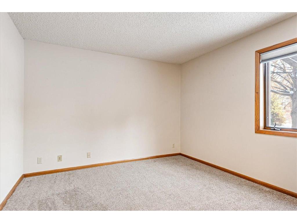 4035 Victoria Street N #110 Shoreview MN 55126 7001449 image16