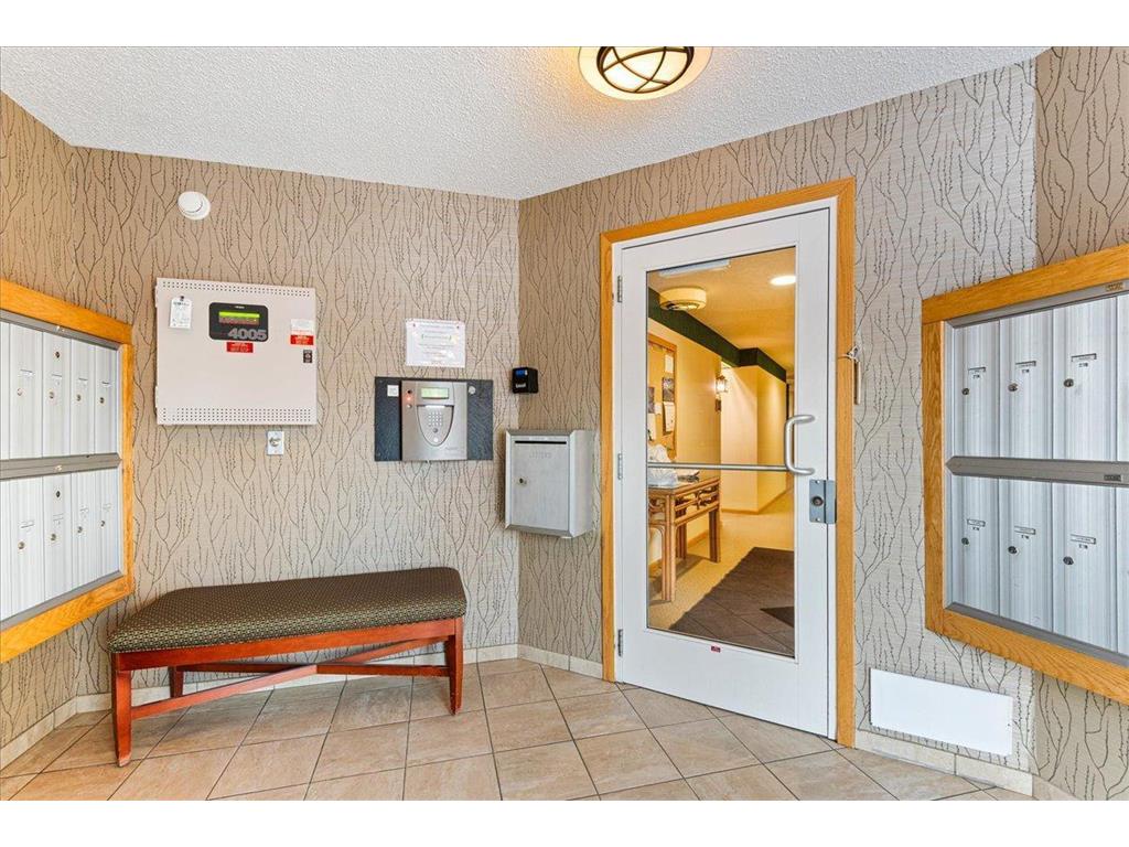4035 Victoria Street N #110 Shoreview MN 55126 7001449 image23