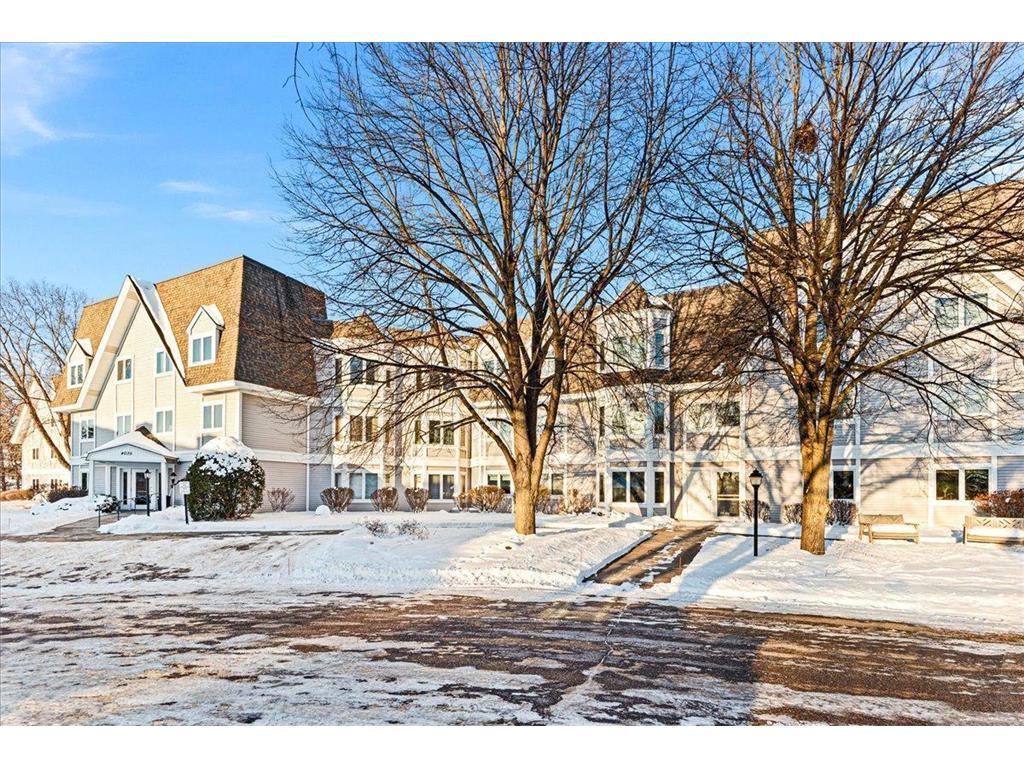 4035 Victoria Street N #110 Shoreview MN 55126 7001449 image25