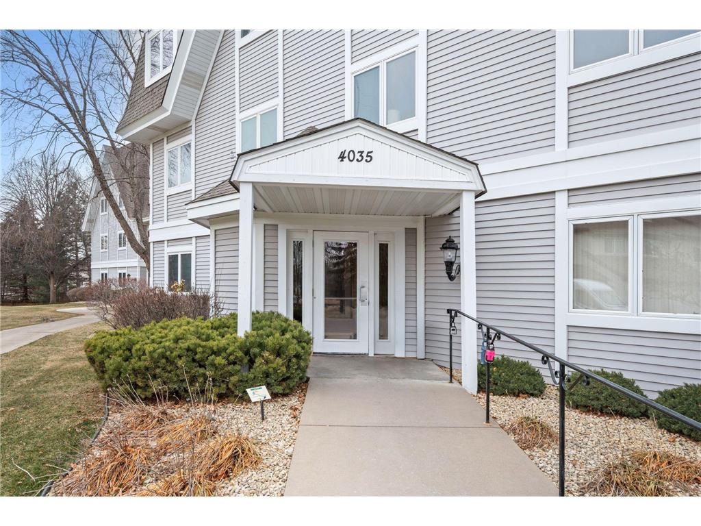 4035 Victoria Street N #215 Shoreview MN 55126 6631816 image1