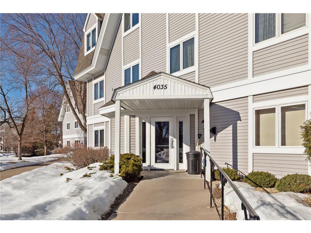 4035 Victoria Street N #218 Shoreview MN 55126 6330516 image1