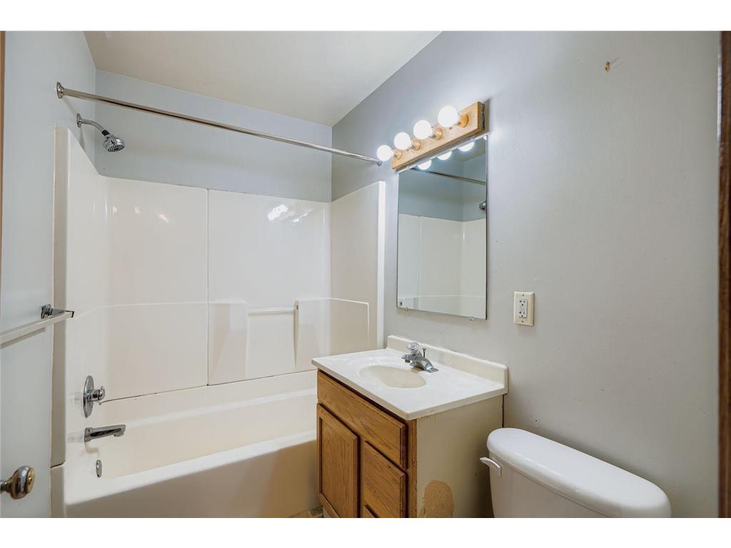 4037 37th Avenue N Robbinsdale MN 55422 7081180 image16
