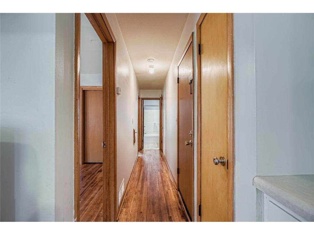 4037 37th Avenue N Robbinsdale MN 55422 7081180 image25