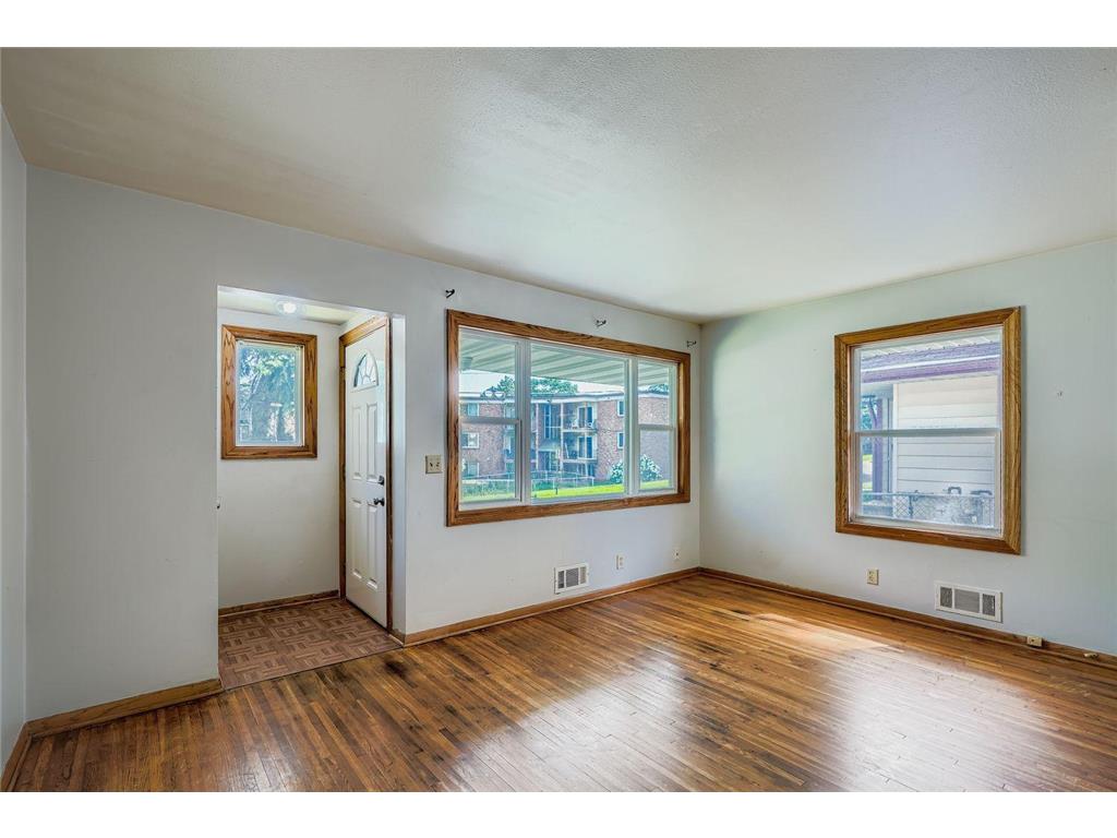 4037 37th Avenue N Robbinsdale MN 55422 7081180 image8