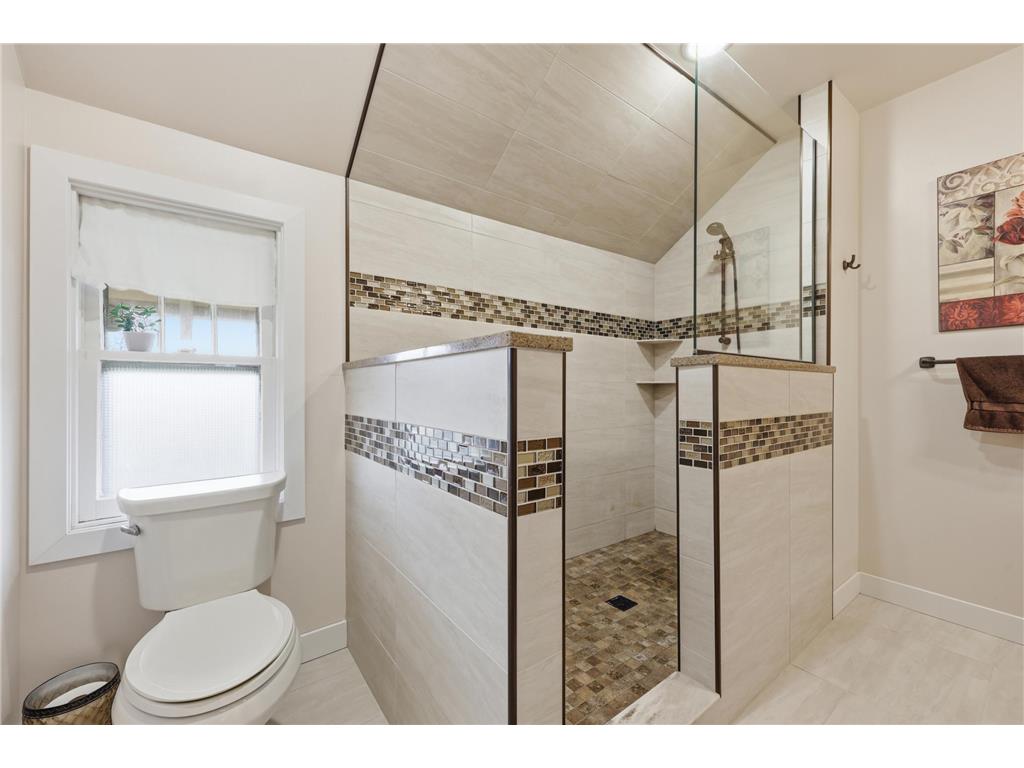 404 2nd Avenue NE Hillsboro ND 58045 7072198 image18