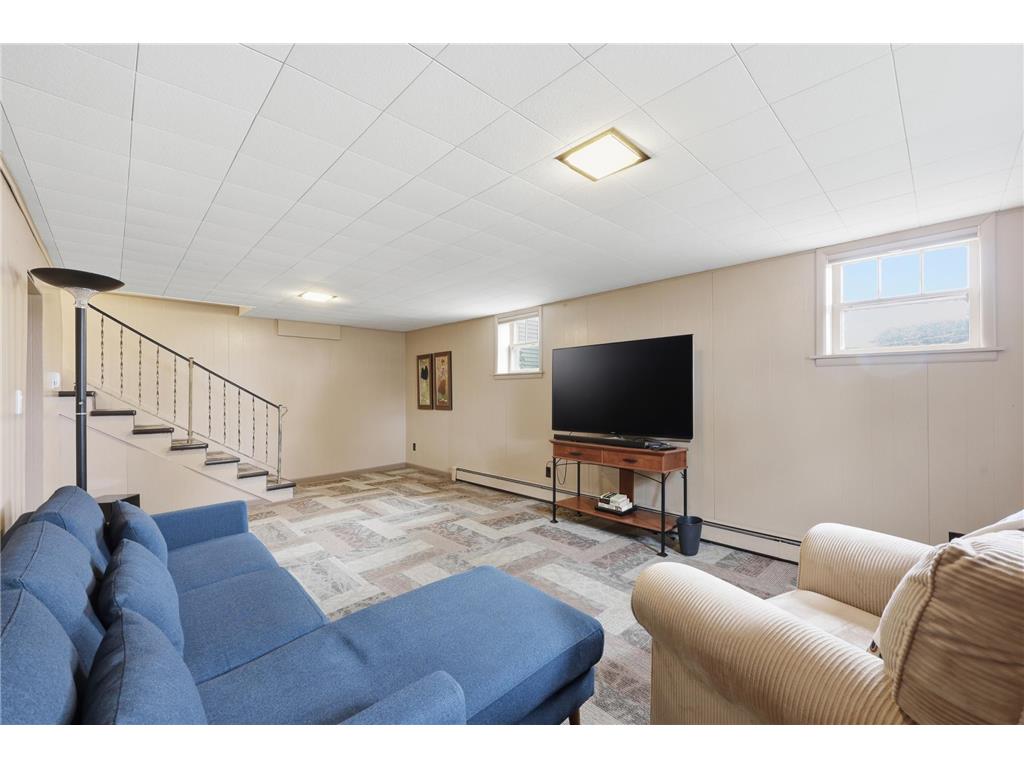 404 2nd Avenue NE Hillsboro ND 58045 7072198 image24