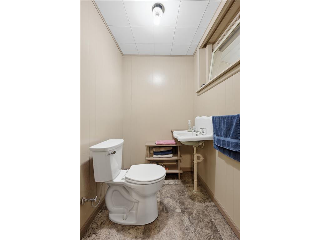 404 2nd Avenue NE Hillsboro ND 58045 7072198 image27