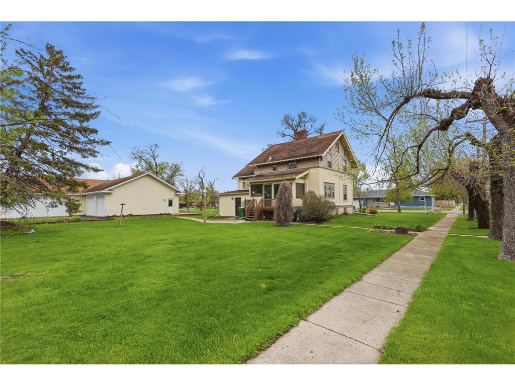404 2nd Avenue NE Hillsboro ND 58045 7072198 image40