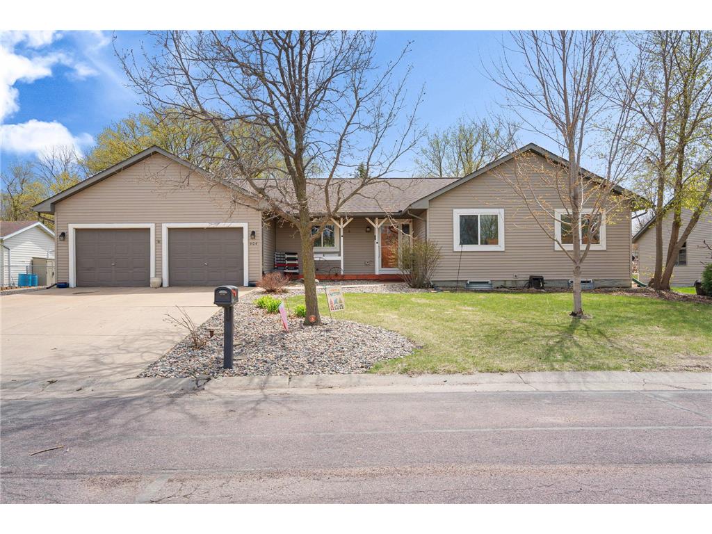404 6th Street NW New Richland MN 56072 6716226 image1