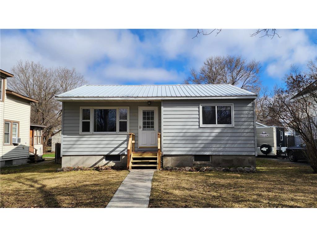 404 8th Street International Falls MN 56649 6711659 image1