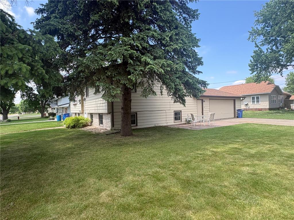 404 E 3rd Street Madison MN 56256 7082582 image29