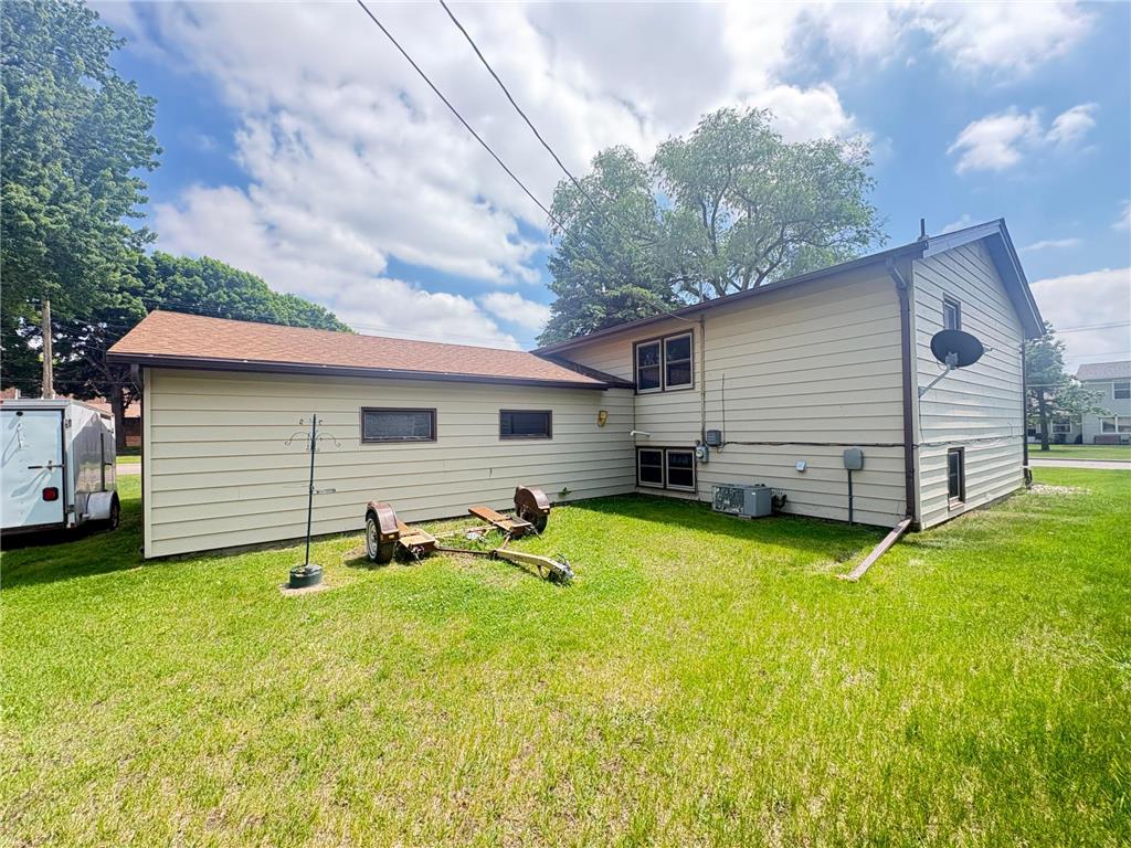 404 E 3rd Street Madison MN 56256 7082582 image33
