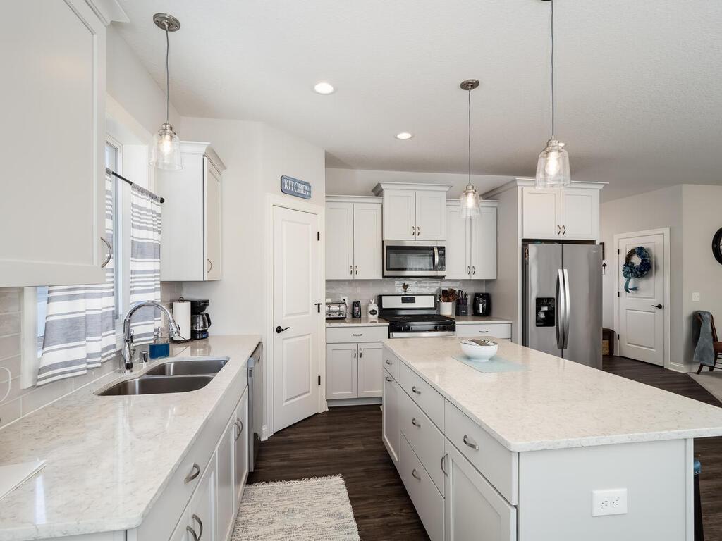 404 Grant Avenue SE Hutchinson MN 55350 7026558 image1