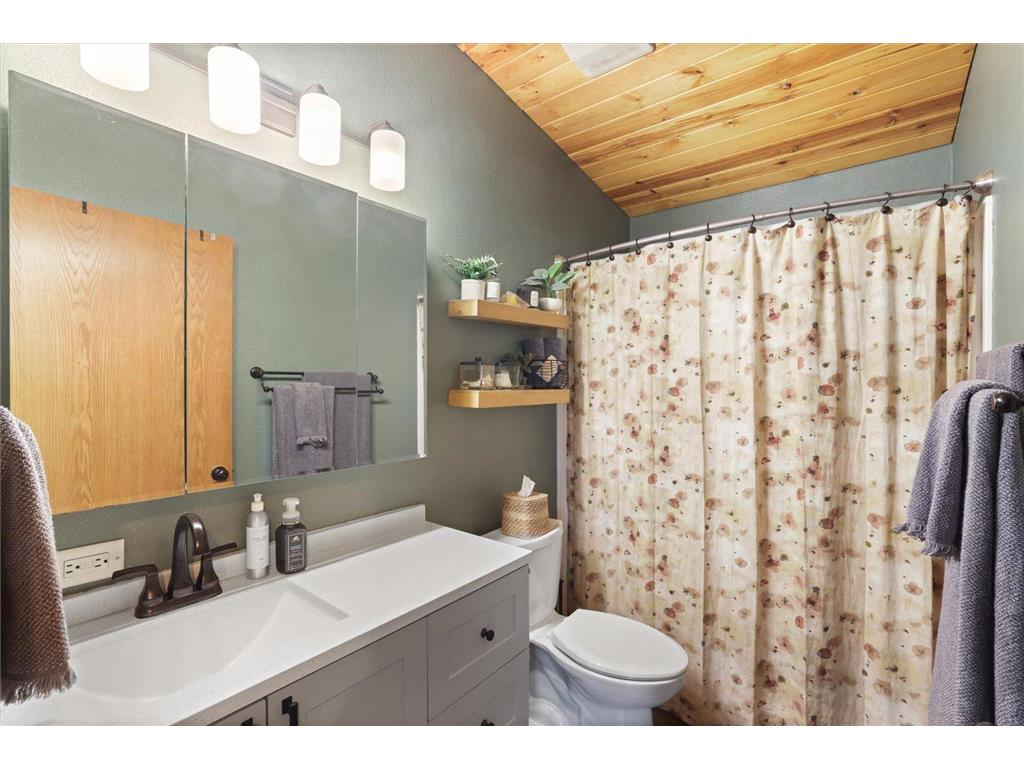 404 Hartley Street Coleraine MN 55722 7082888 image17