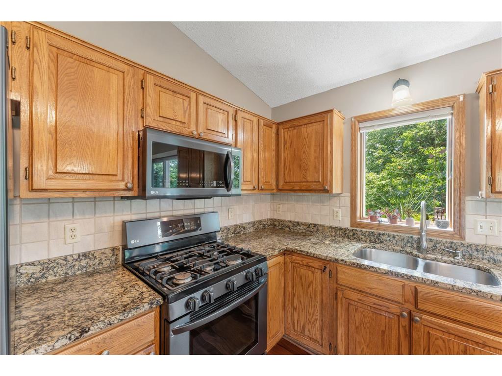 404 Minnesota Avenue Roseville MN 55113 7083891 image12