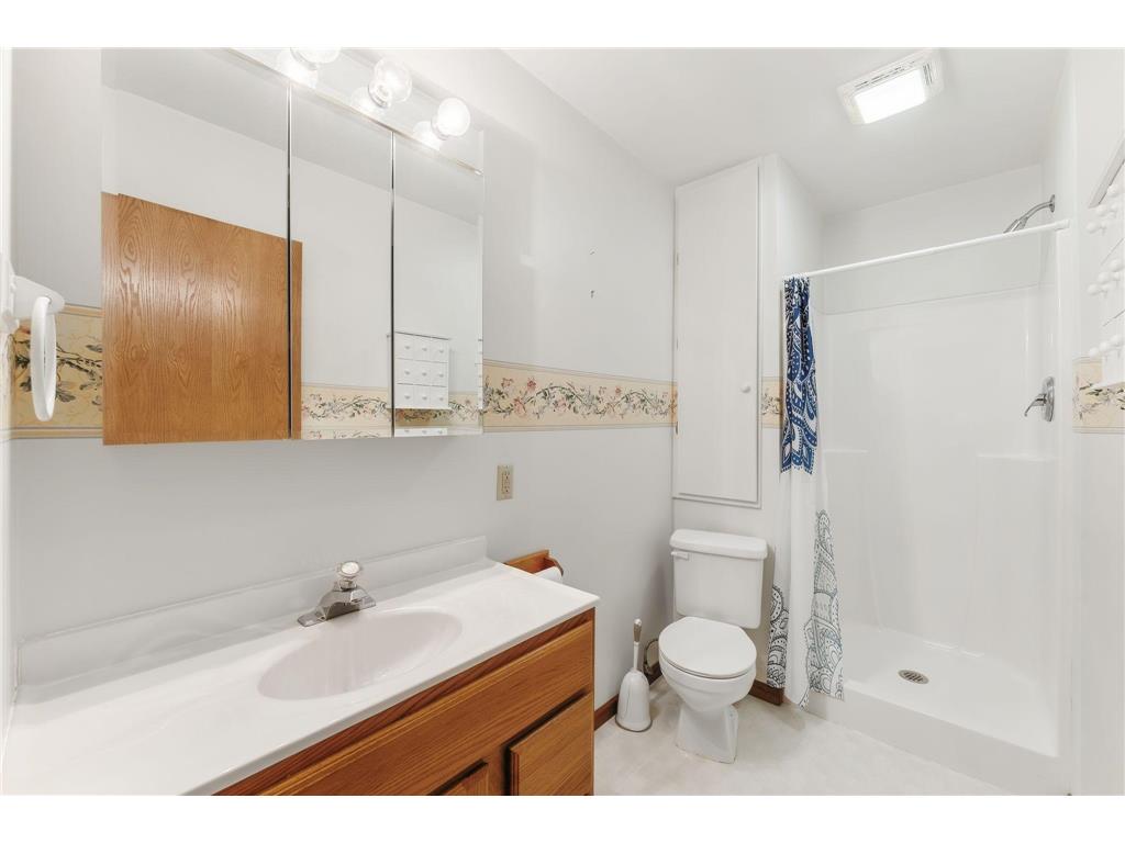 404 Minnesota Avenue Roseville MN 55113 7083891 image32