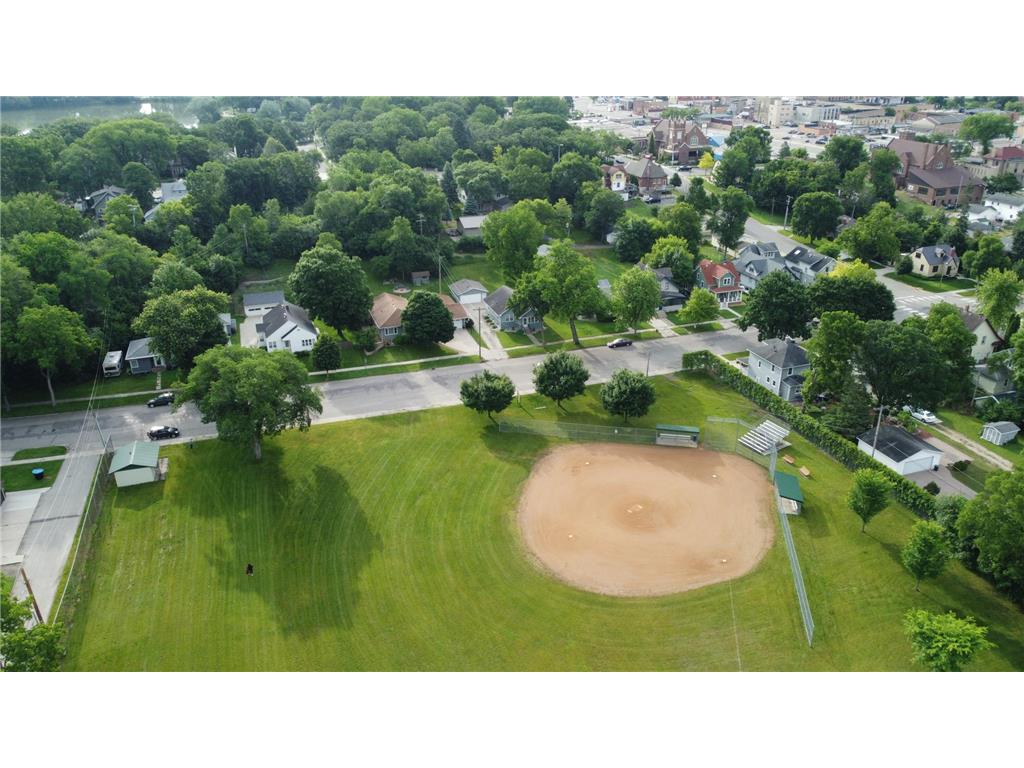 404 N Vine Street Fergus Falls MN 56537 7014052 image41