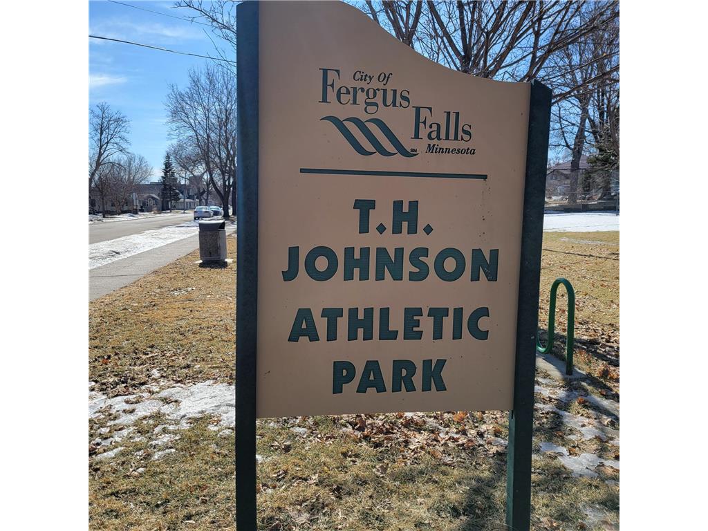 404 N Vine Street Fergus Falls MN 56537 7014052 image8