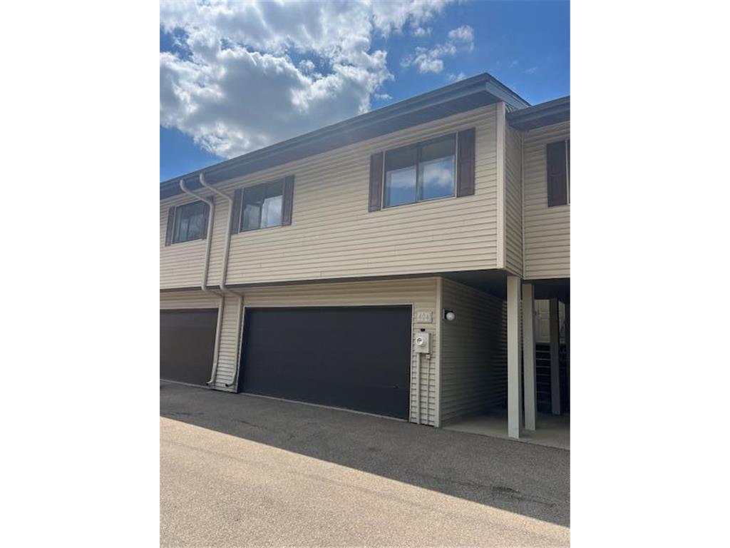 404 Pleasant Drive Hastings MN 55033 6720284 image1