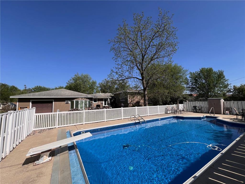 404 S Clayborn Avenue Parkers Prairie MN 56361 7052302 image9