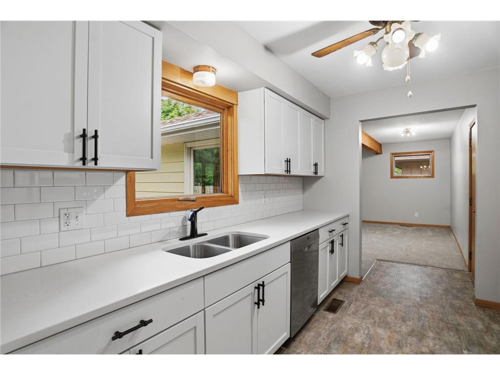 4041 Jersey Avenue N Crystal MN 55427 7113421 image1