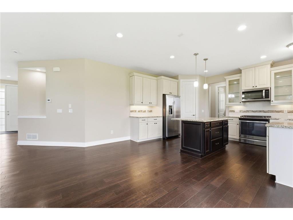 4042 Grand Chevalle Parkway Chaska MN 55318 - Bavaria 7066104 image21