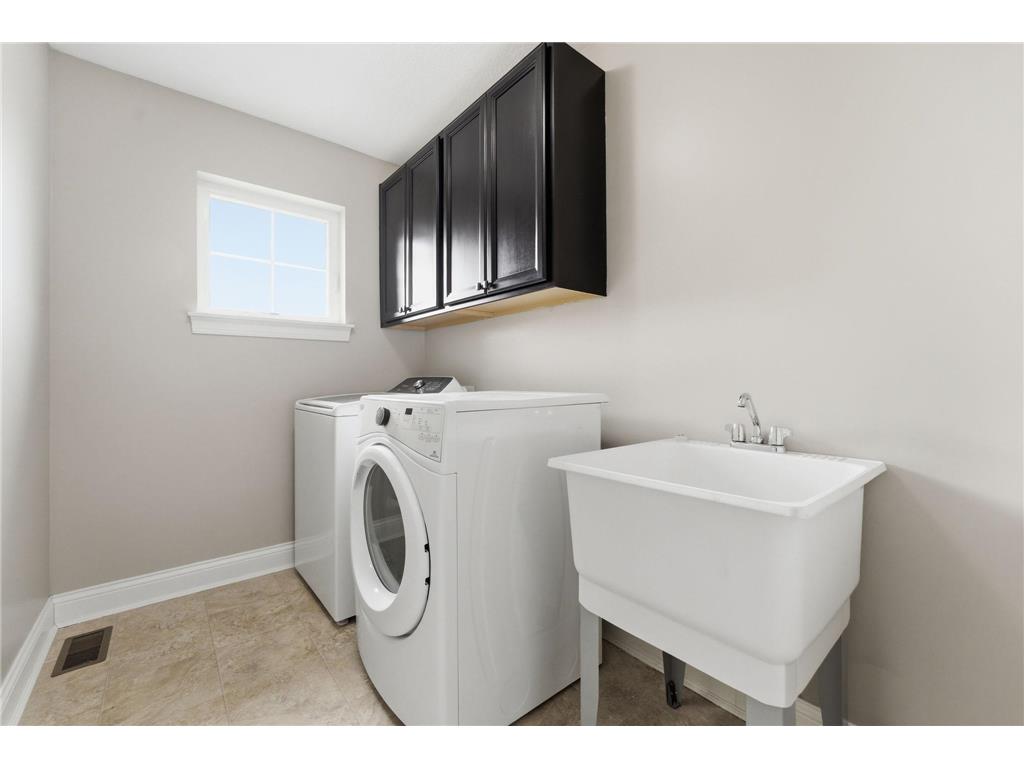 4042 Grand Chevalle Parkway Chaska MN 55318 - Bavaria 7066104 image34