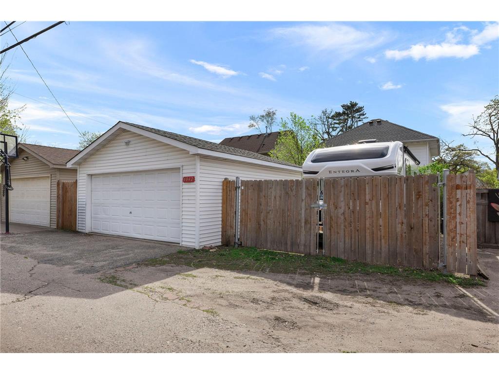 4042 Vincent Ave N Minneapolis MN 55412 7065740 image50