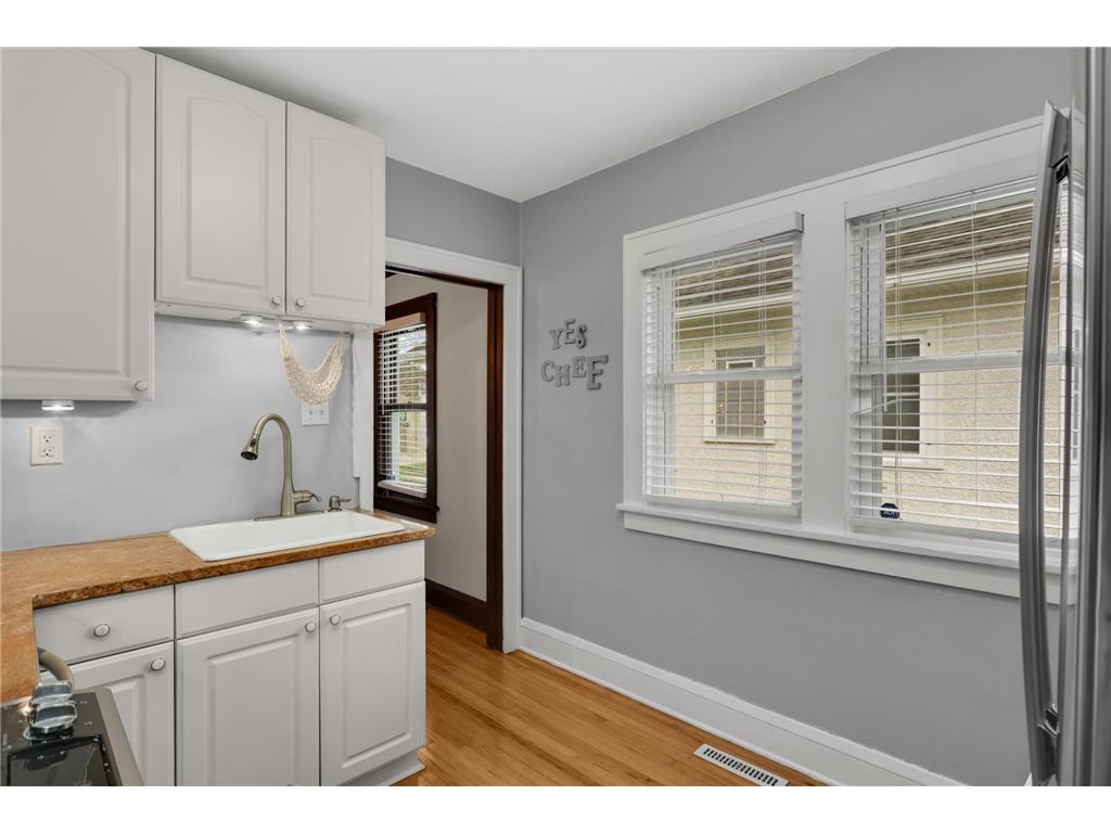4043 Russell Avenue N Minneapolis MN 55412 7071716 image13