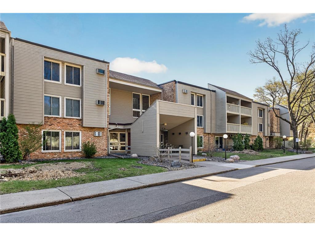 4045 Hodgson Road #211 Shoreview MN 55126 7067828 image1