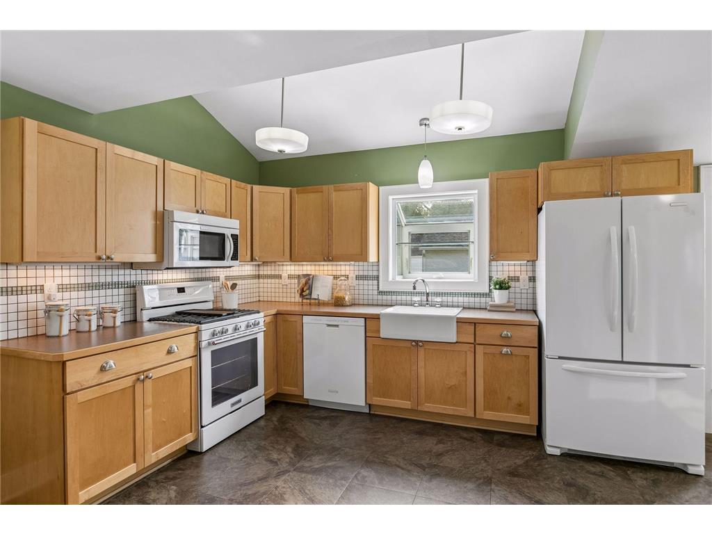 4046 Vincent Avenue N Minneapolis MN 55412 7038878 image10