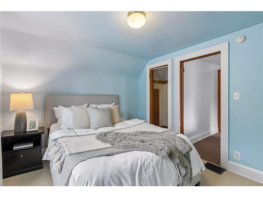 4046 Vincent Avenue N Minneapolis MN 55412 7038878 image20