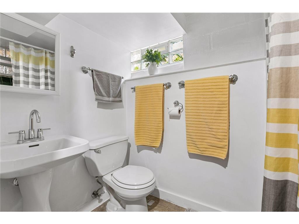 4046 Vincent Avenue N Minneapolis MN 55412 7038878 image25