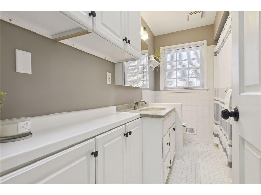 4047 Louisiana Avenue N New Hope MN 55427 7064596 image18