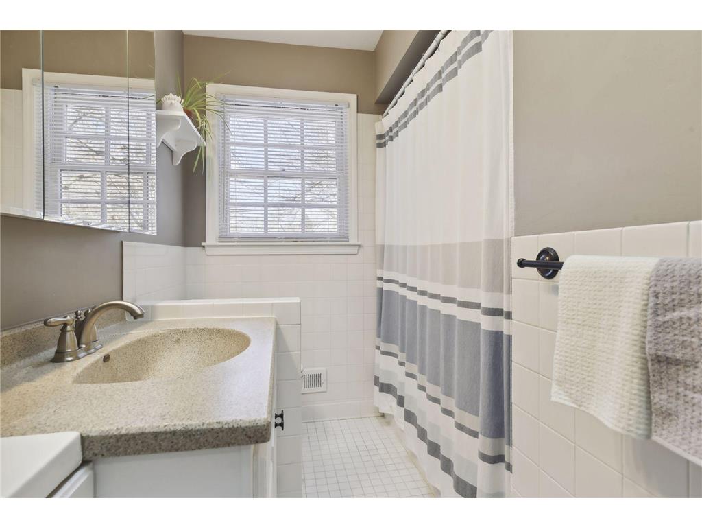 4047 Louisiana Avenue N New Hope MN 55427 7064596 image19