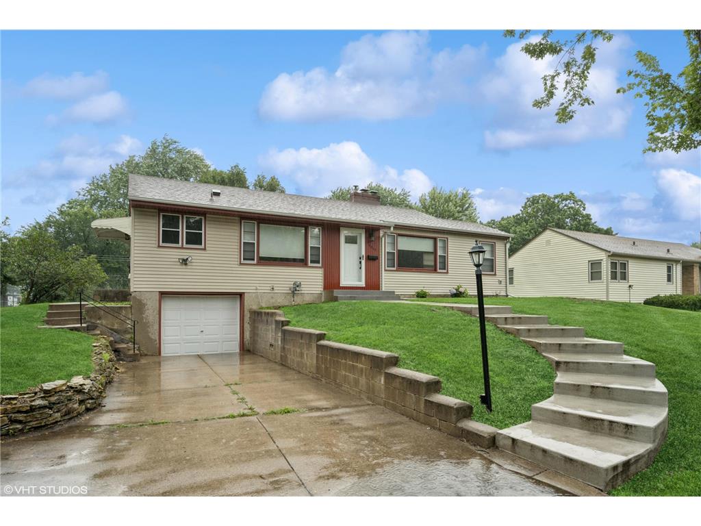 4049 Hampshire Avenue N Crystal MN 55427 6759542 image1