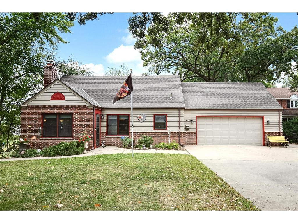 4049 Shoreline Drive Robbinsdale MN 55422 - Crystal 6432147 image1