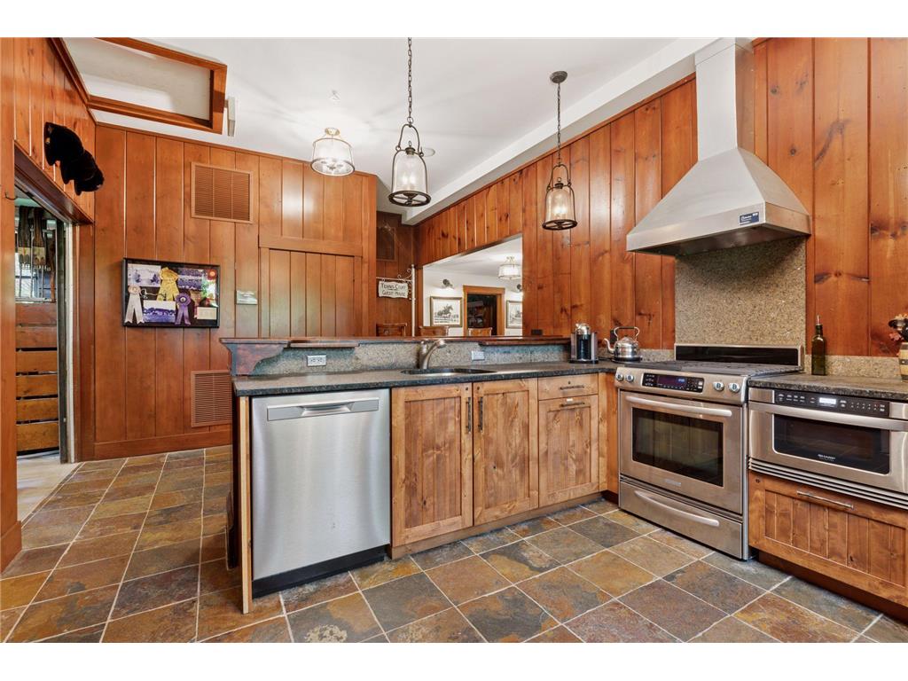 405 Carpenters Point Wayzata MN 55391 - Lake Minnetonka 7075918 image51