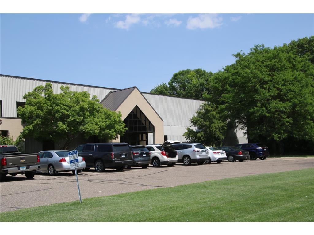 405 Commerce Court Vadnais Heights MN 55127 6817541 image2