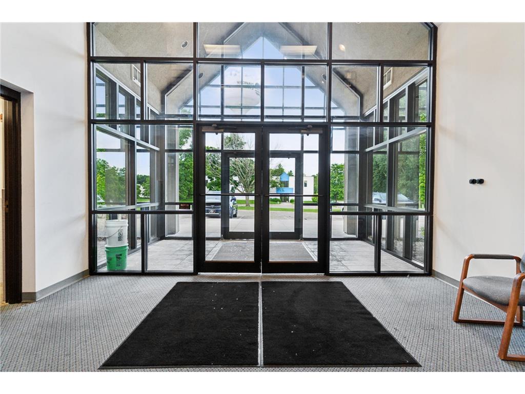 405 Commerce Court Vadnais Heights MN 55127 6817541 image4