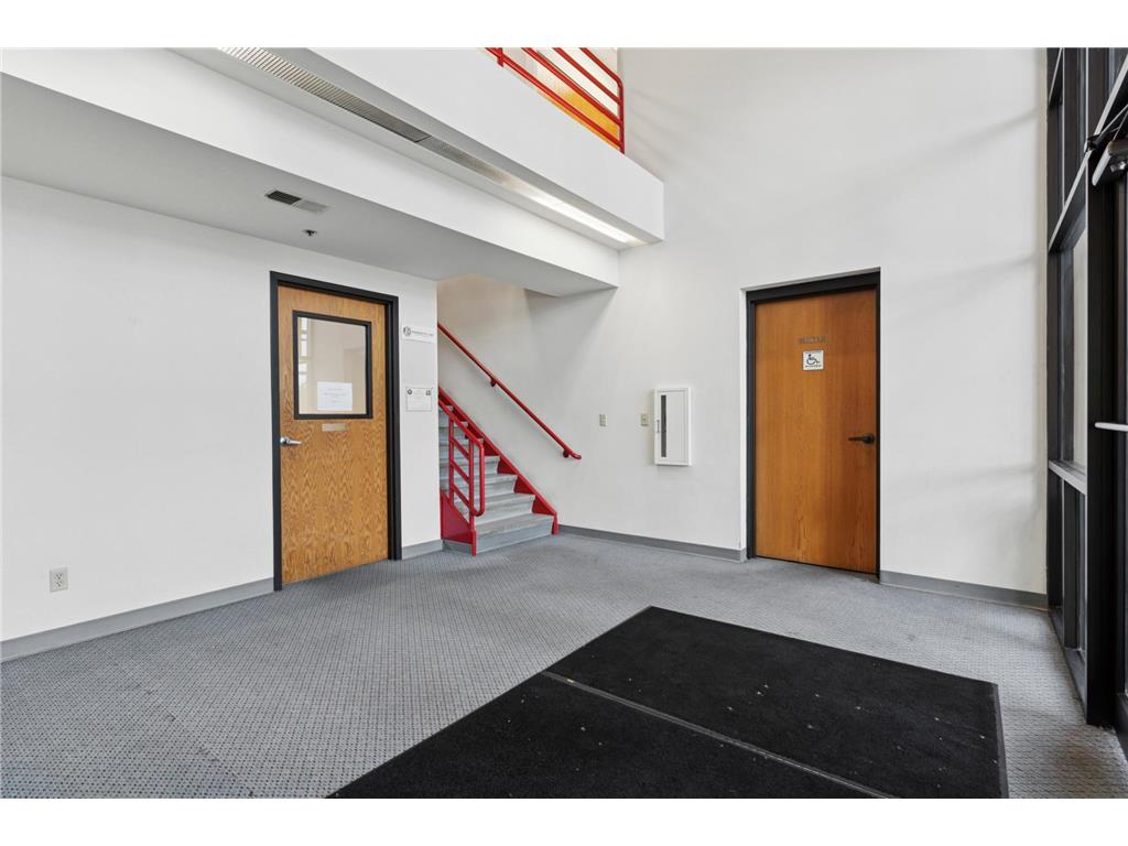 405 Commerce Court Vadnais Heights MN 55127 6817541 image5