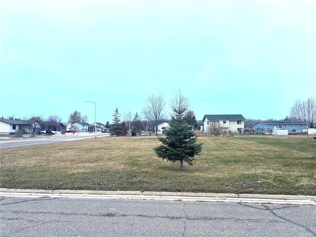 405 Dale Avenue SW Warroad MN 56763 7025161 image2