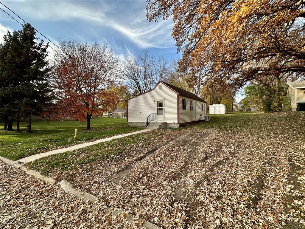 405 E Main Street Osakis MN 56360 6451899 image1