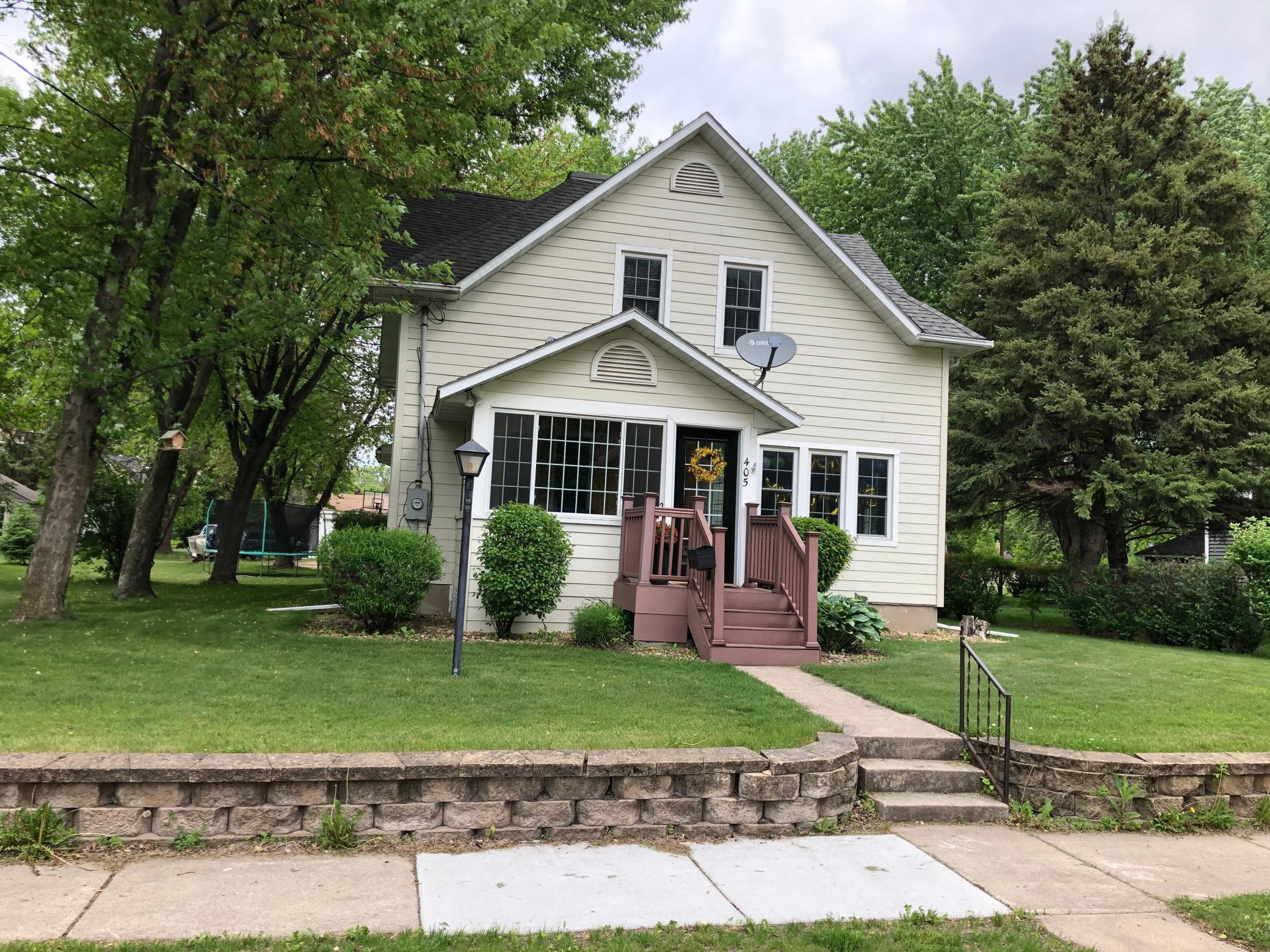 405 Elm Avenue SE, Montgomery, MN 56069 MLS 5763018 Edina Realty