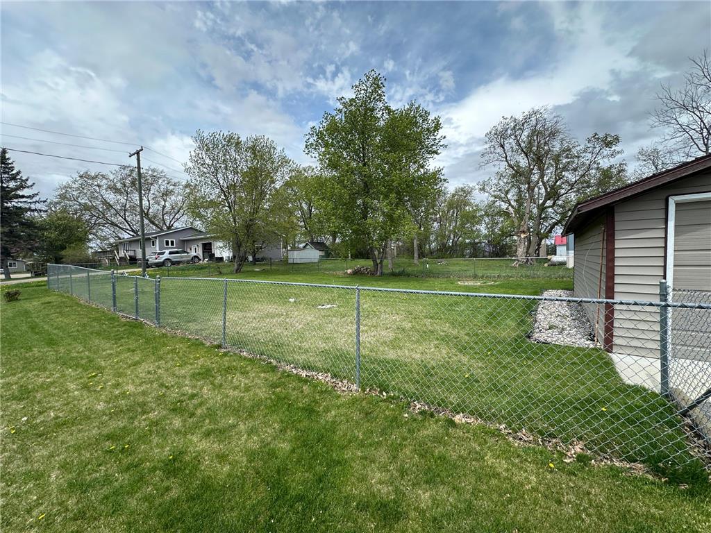 405 Hoff Avenue Vining MN 56588 7073990 image24