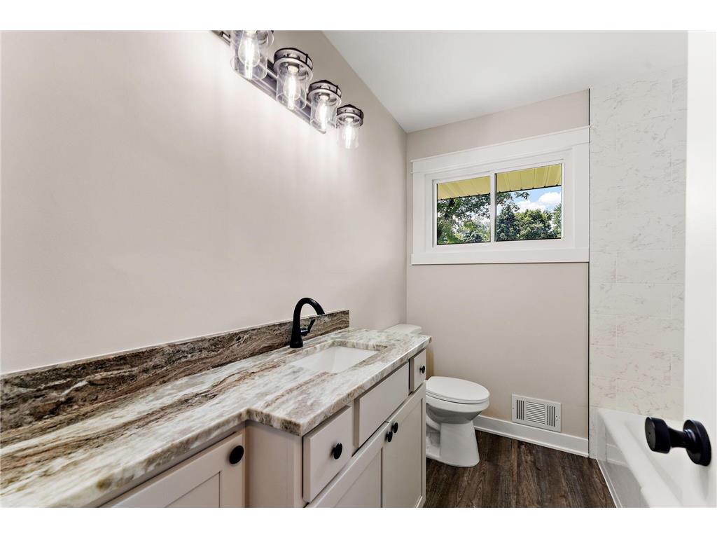 405 Judith Avenue Roseville MN 55113 6766088 image18