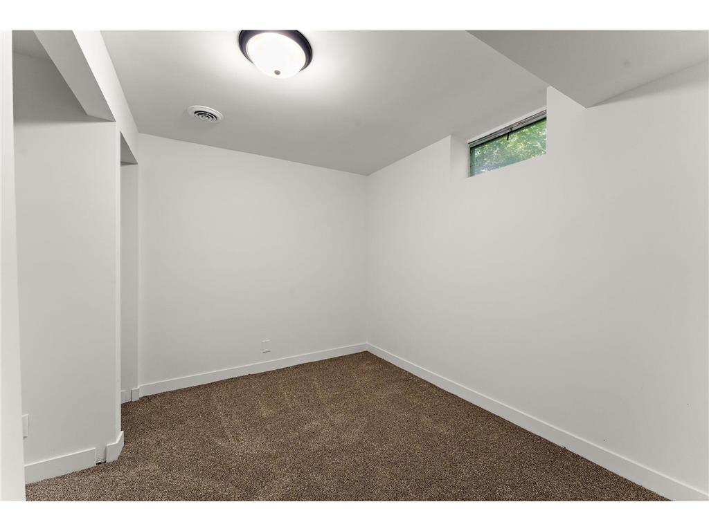 405 Judith Avenue Roseville MN 55113 6766088 image24