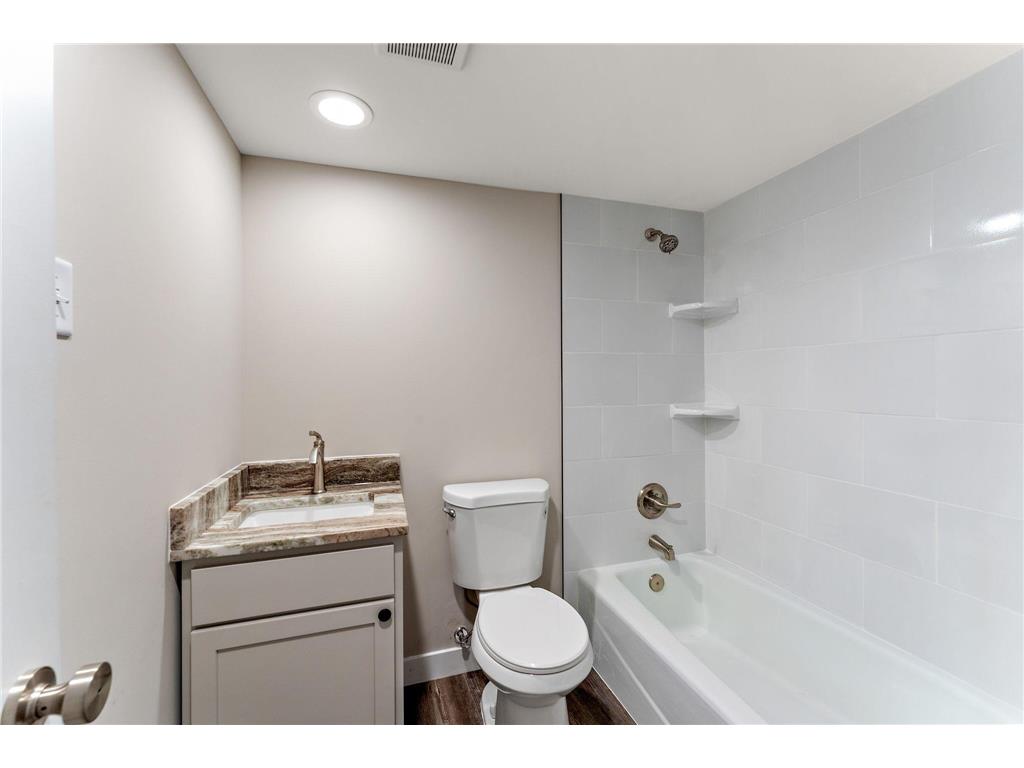 405 Judith Avenue Roseville MN 55113 6766088 image32